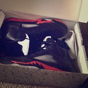 Jordan Retro 5 Black & Red Size 13 GOOD CONDITION